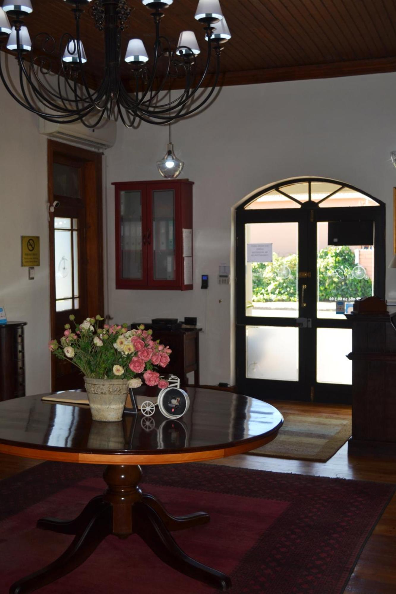 Old House Lodge Beaufort West Bagian luar foto