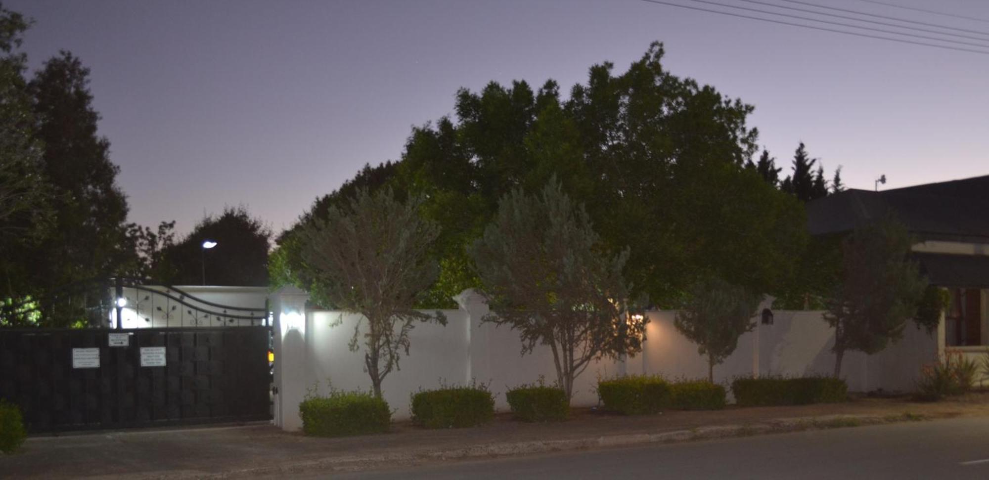 Old House Lodge Beaufort West Bagian luar foto