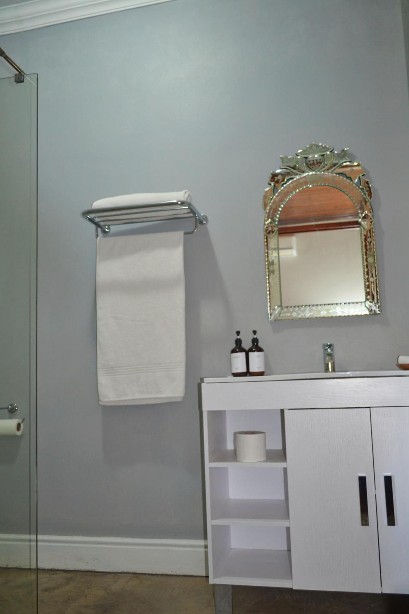 Old House Lodge Beaufort West Bagian luar foto
